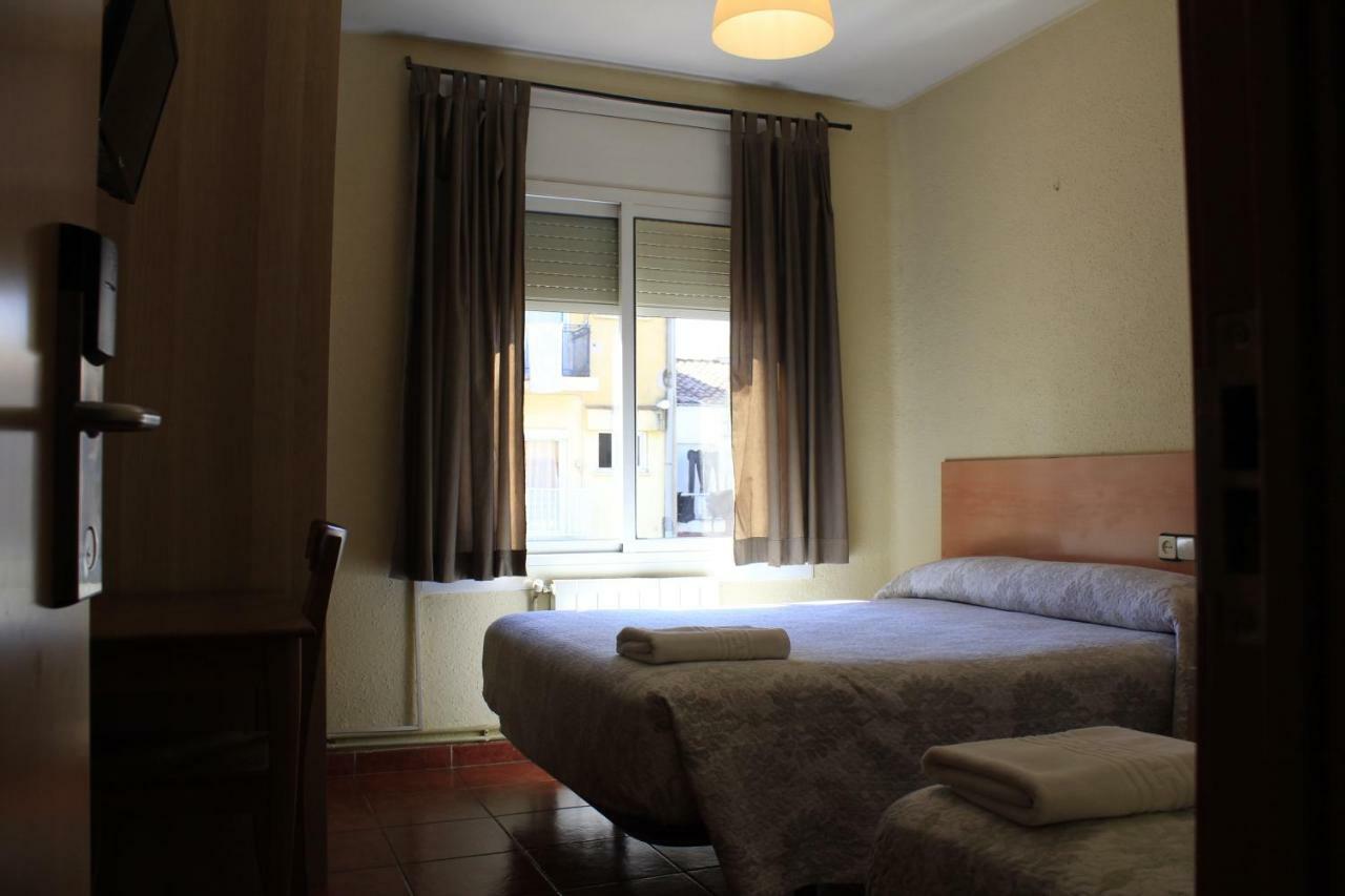 Hostal La Romanica Sabadell Exteriör bild