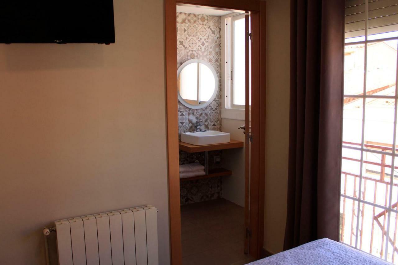Hostal La Romanica Sabadell Exteriör bild